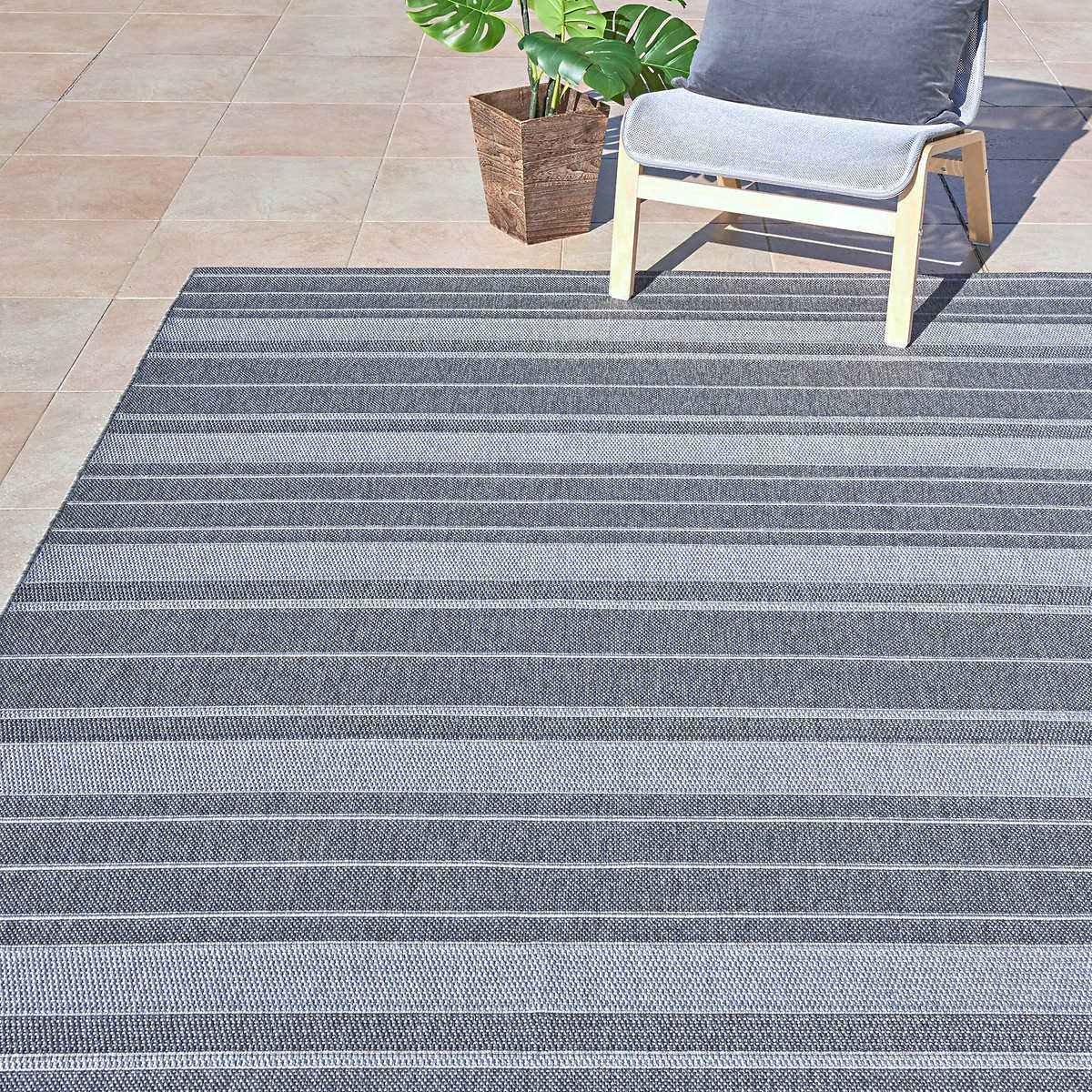Indoor/Outdoor Rug from Studio by Brown Jordan, Ibiza
