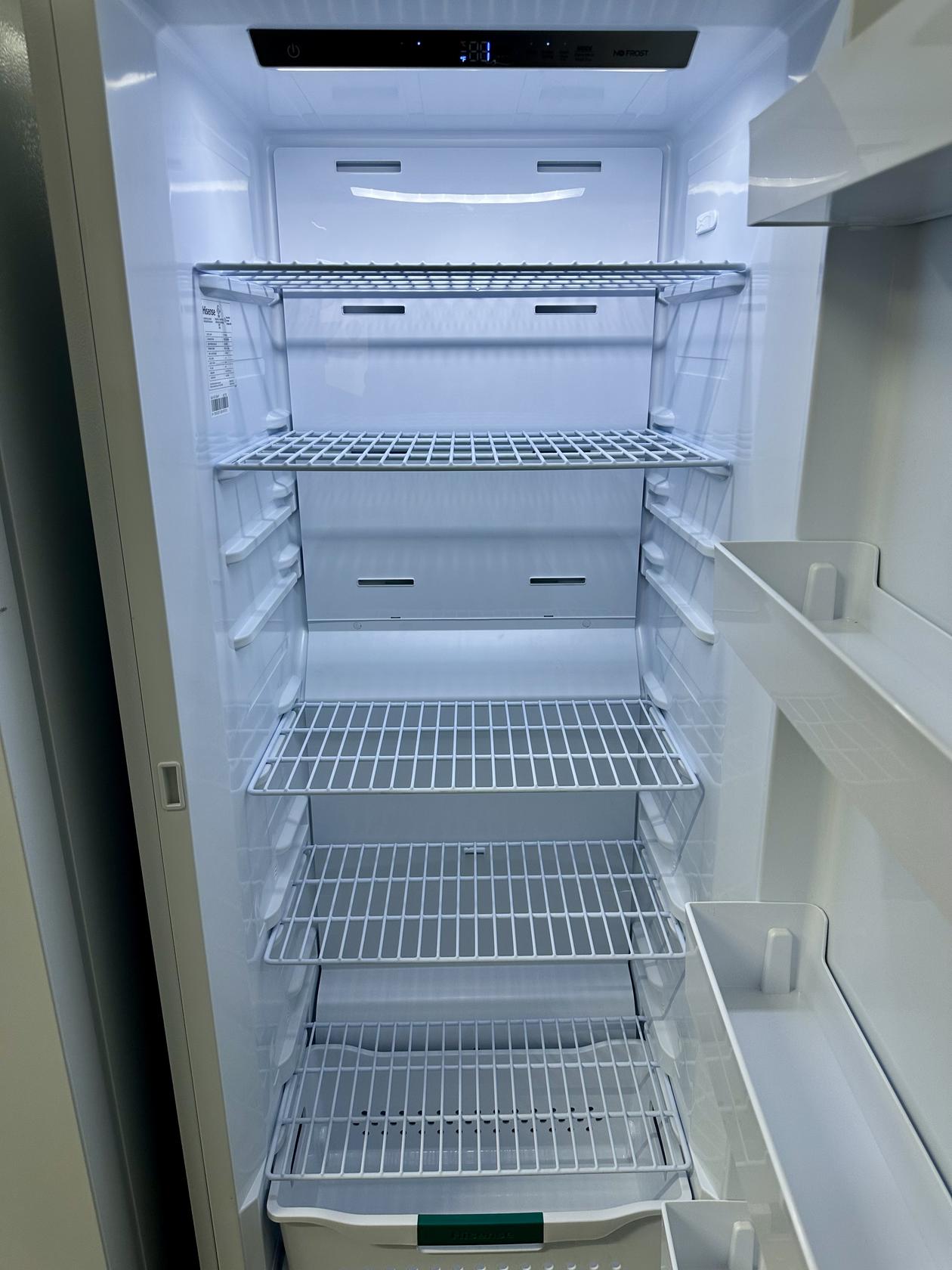 Hisense 13.6 cu. ft. Garage Ready Frost Free Convertible Upright Freezer