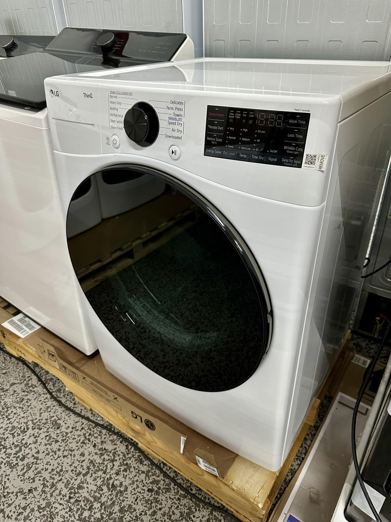 LG 7.4 cu. ft. ELECTRIC Dryer with TurboSteam and Built-In Intelligence