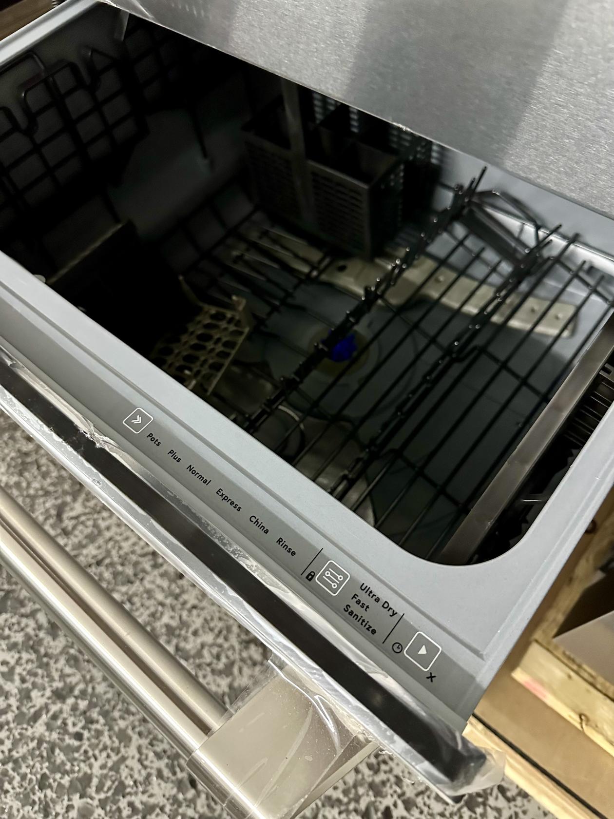 Café 49 dBa Double Drawer Dishwasher with Independent Wash Systems