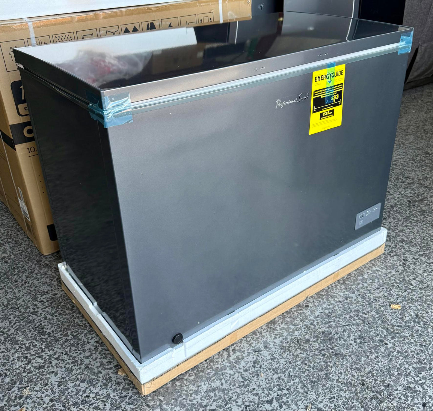 Professional Series Garage Ready 10.0 cu. ft. Chest Freezer