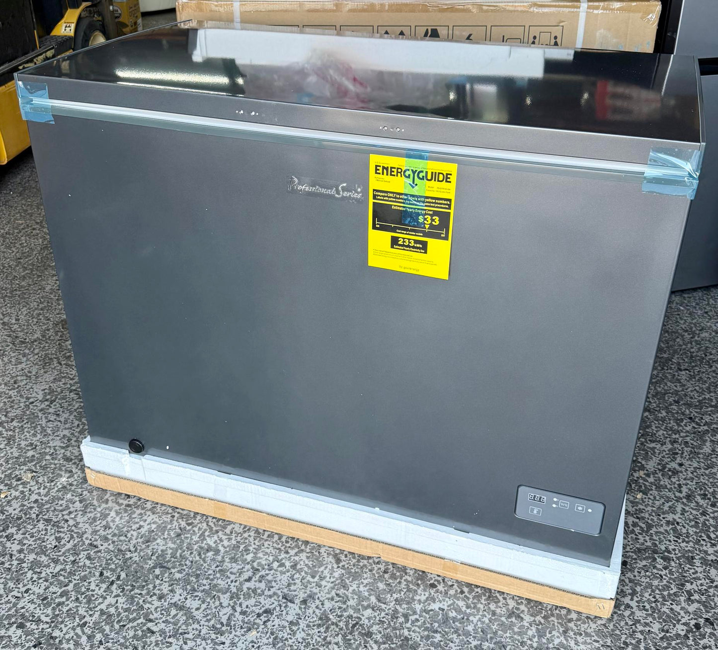 Professional Series Garage Ready 10.0 cu. ft. Chest Freezer
