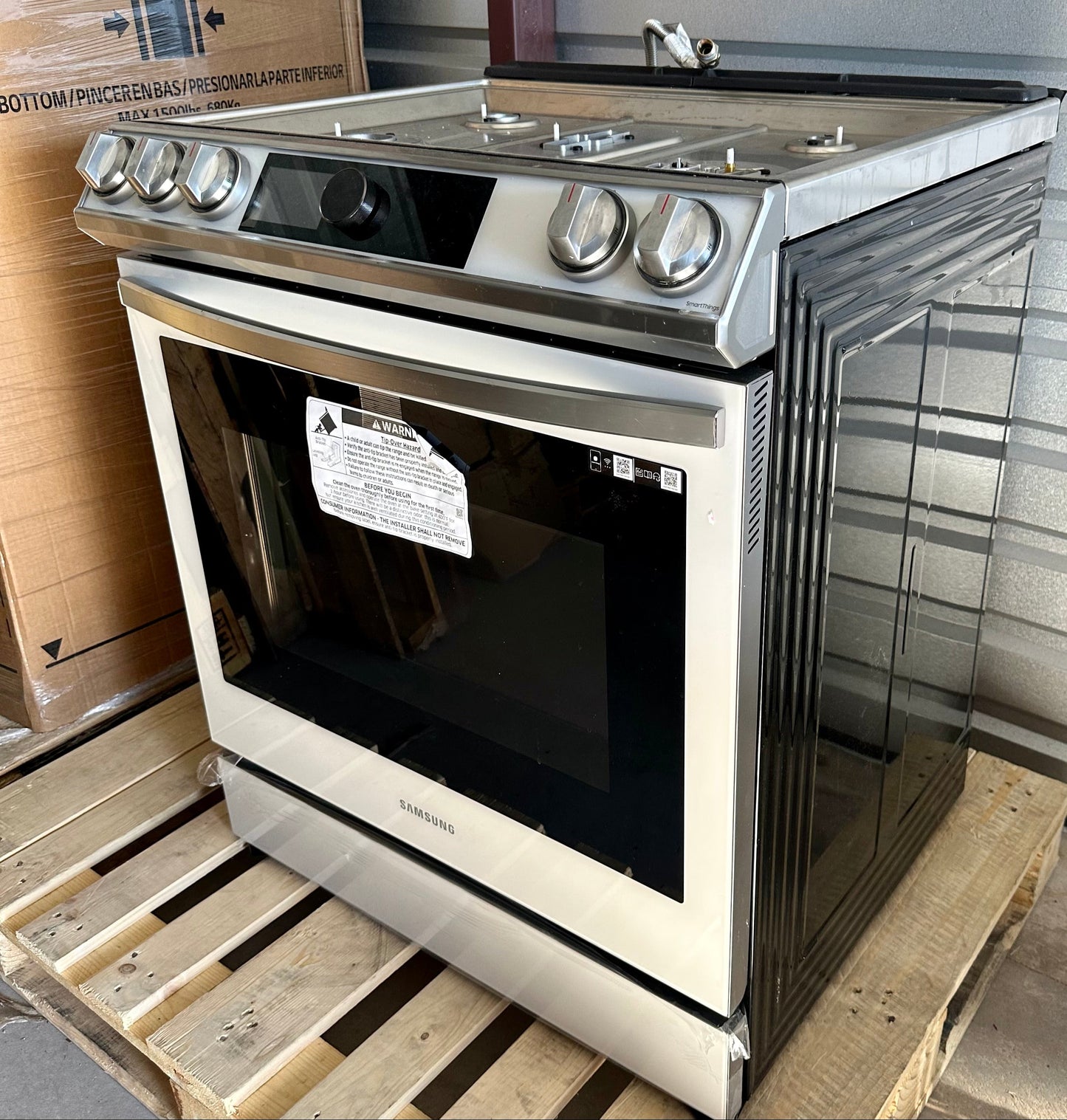 Samsung 6.0 cu. ft. Front Control Slide-in Gas Range with Smart Dial and Air Fry