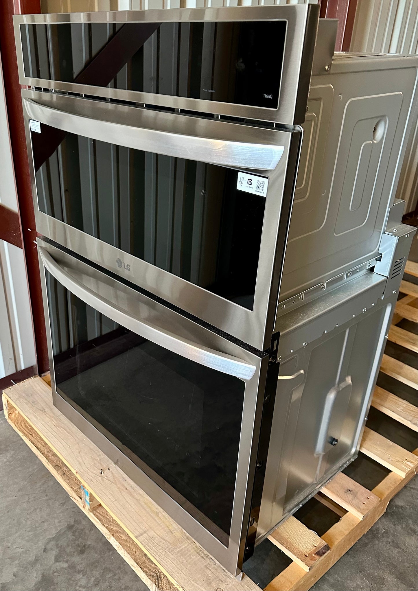 LG 6.4 cu. ft. Smart Combination Wall Oven with InstaView, True Convection, Air Fry, and Steam Sous Vide