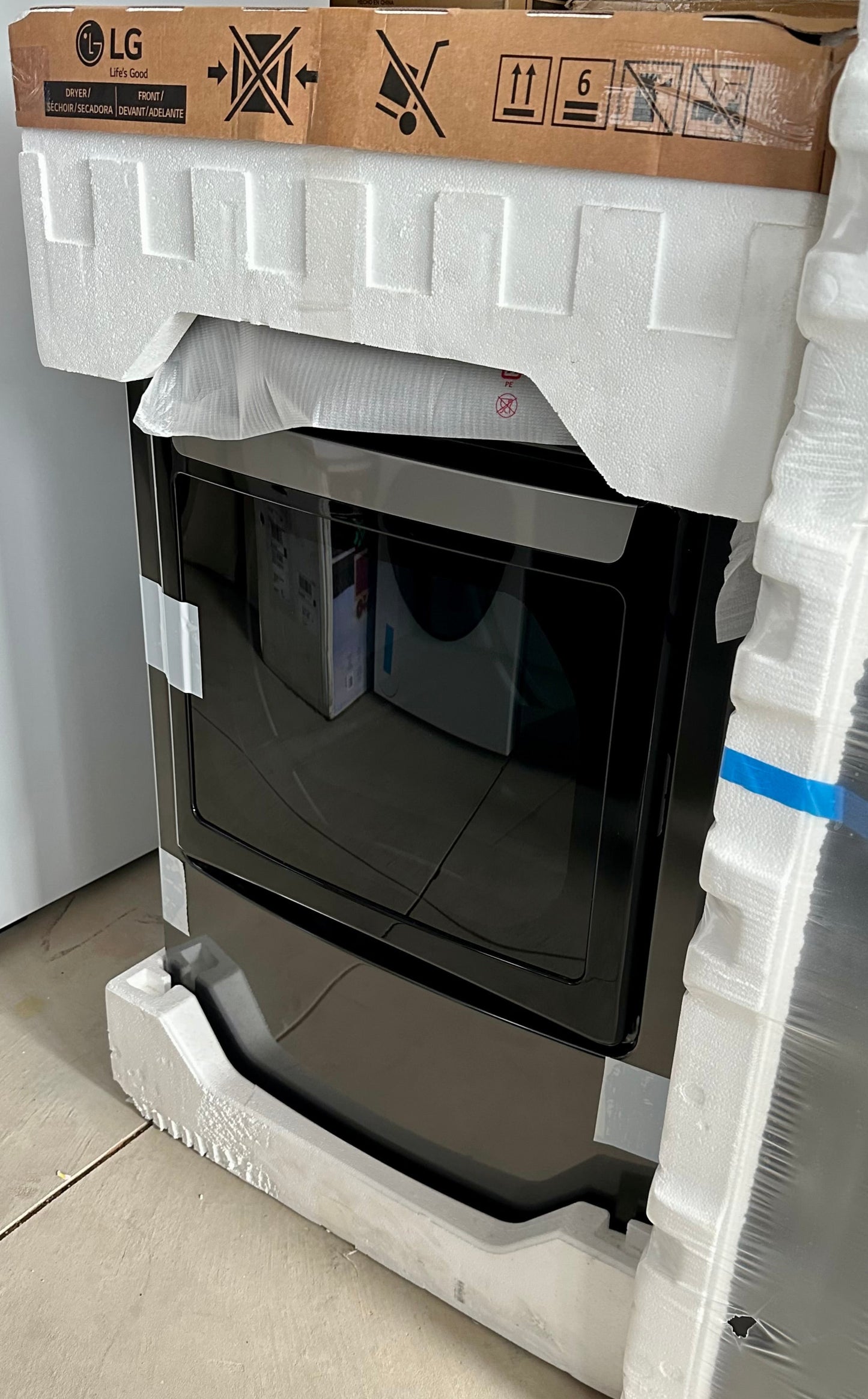 LG 7.3 cu. ft. Ultra Large Capacity GAS Dryer with EasyLoad Door