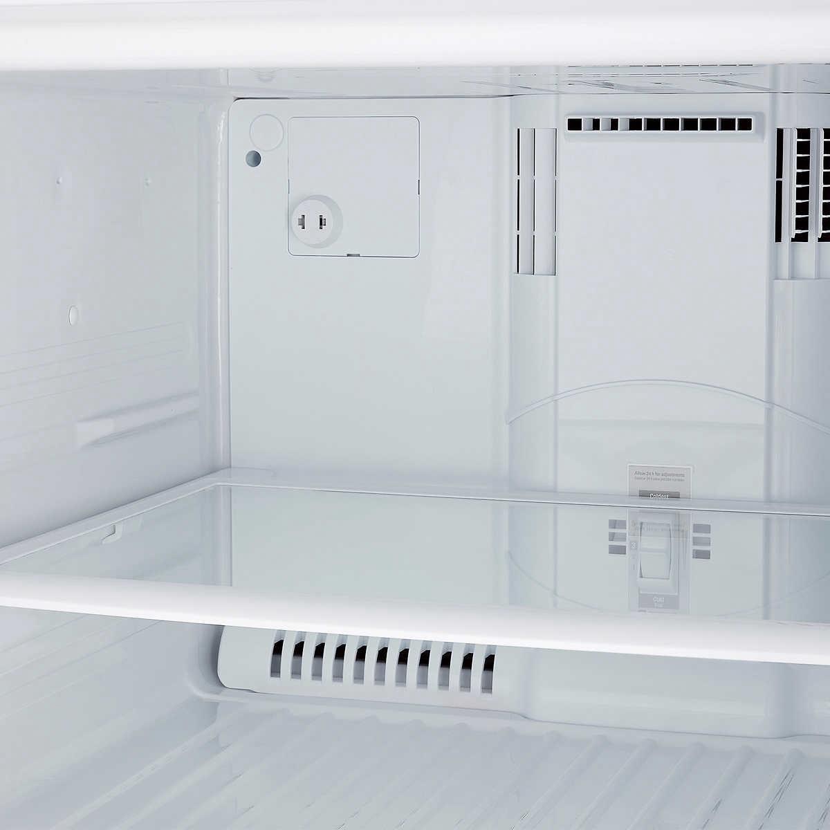 LG 23.8 cu. ft. Top Mount Refrigerator with Internal Water Dispenser