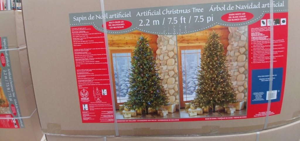 7.5′ Artificial Pre-Lit LED Tree comes with 700 dual color LED lights with 7 functions