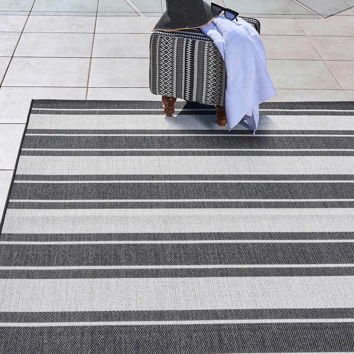 Naples Indoor/Outdoor Rug Collection, Zuma Striped Color: Black Rug Size: 7 ft. 10 in. x 10 ft.