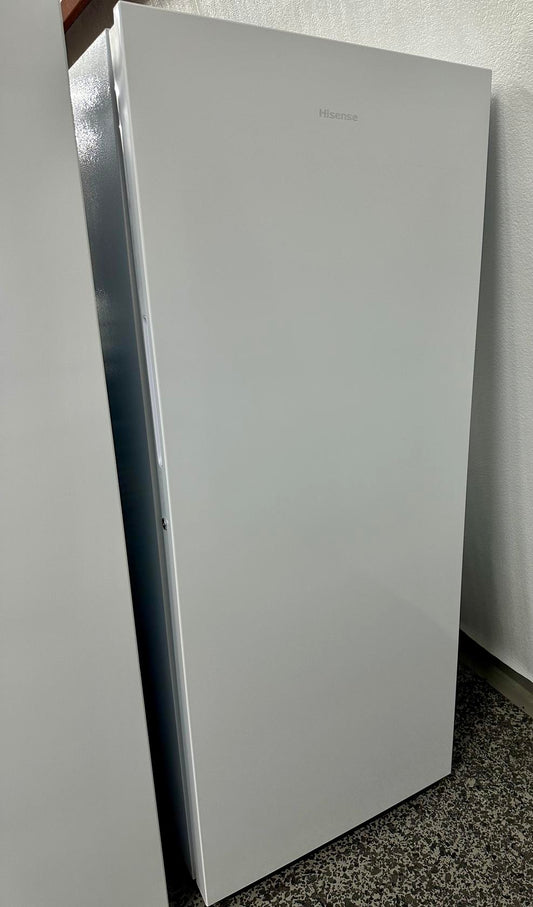 Hisense 13.6 cu. ft. Garage Ready Frost Free Convertible Upright Freezer