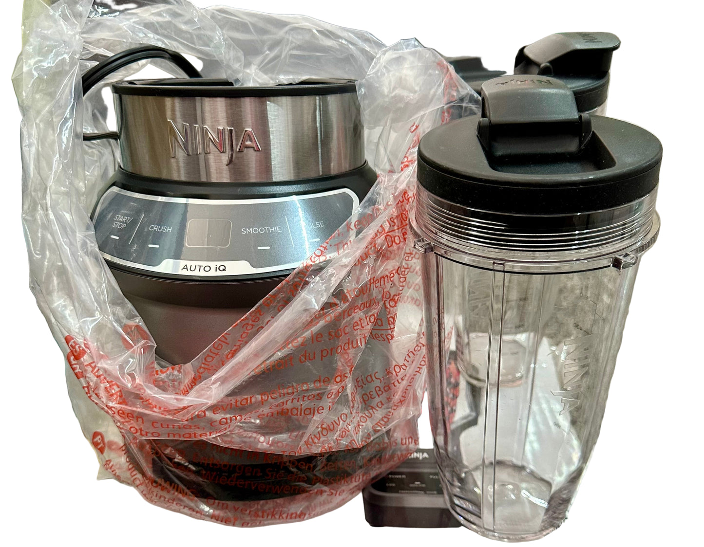 Ninja BN401 Nutri Pro Compact Personal Blender, Auto-iQ Technology, 1100-Peak-Watts, for Frozen Drinks, Smoothies, Sauces & More, with (2) 24-oz. To-Go Cups & Spout Lids, Cloud Silver