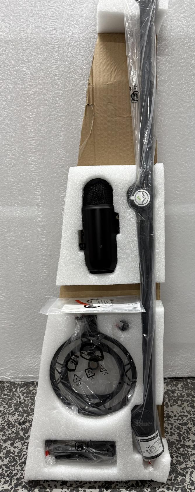 Blue Yeticaster Pro Broadcast Bundle with Yeti USB Microphone for Gaming, Recording, Streaming, Podcasting, Radius III Shockmount, Compass Mic Boom Arm, Blue VO!CE - Blackout