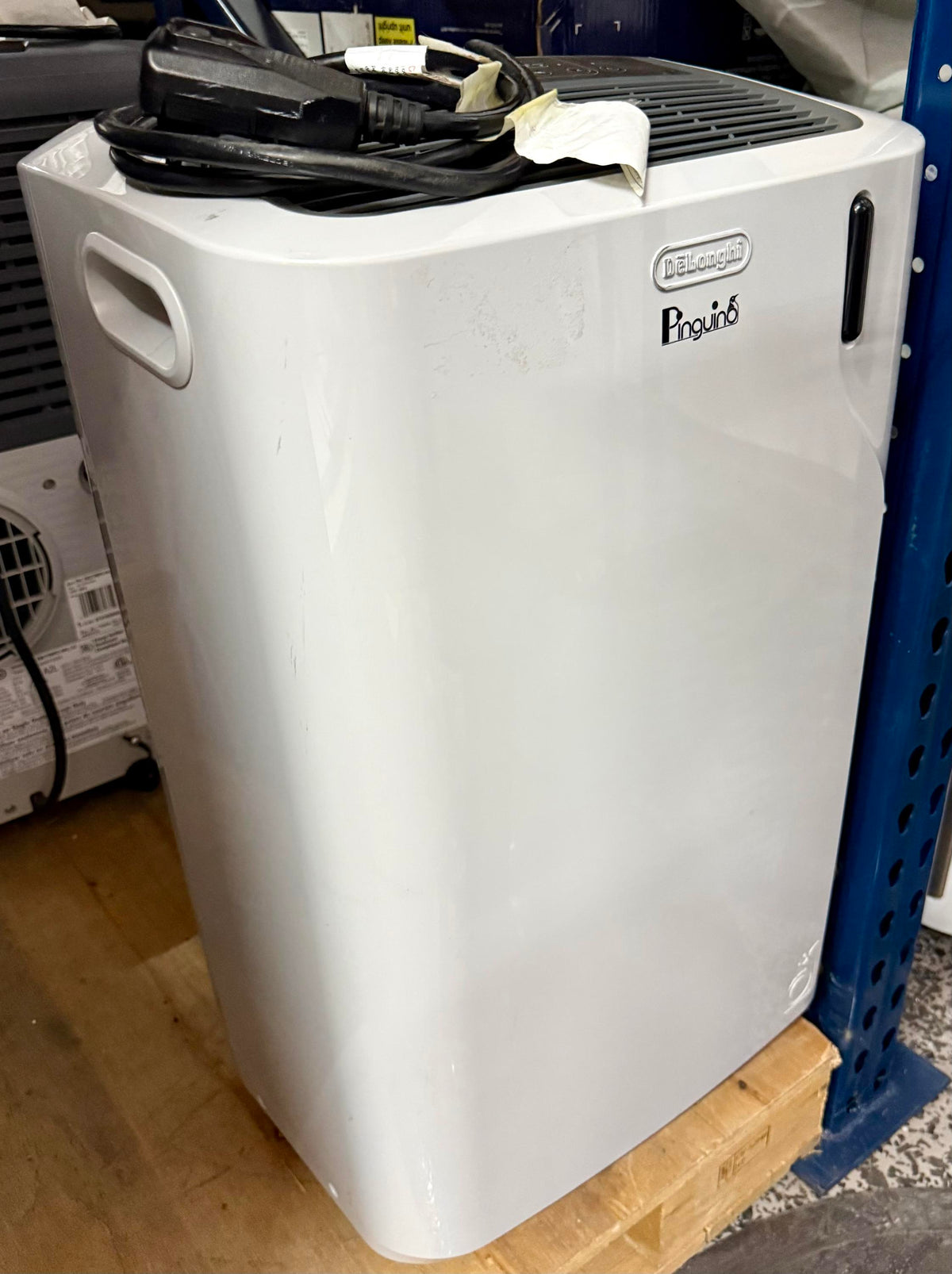 De'Longhi Pinguino Compact Arctic Whisper Portable Air Conditioner, 500 sq. ft.