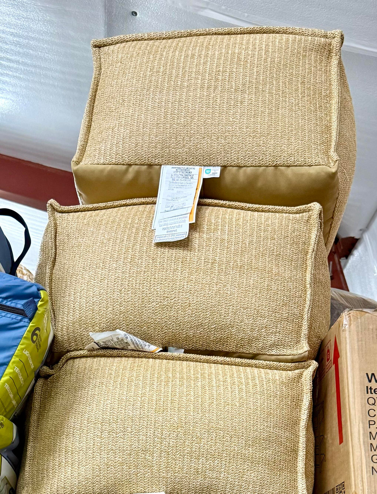 Hermosa Indoor/Outdoor Pouf