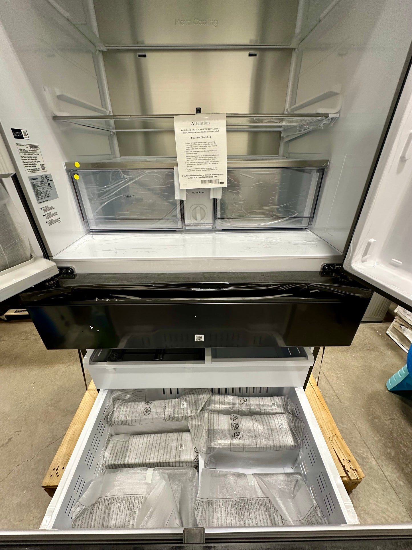 Samsung 29 cu. ft. Bespoke 4-Door French Door Refrigerator with Family Hub