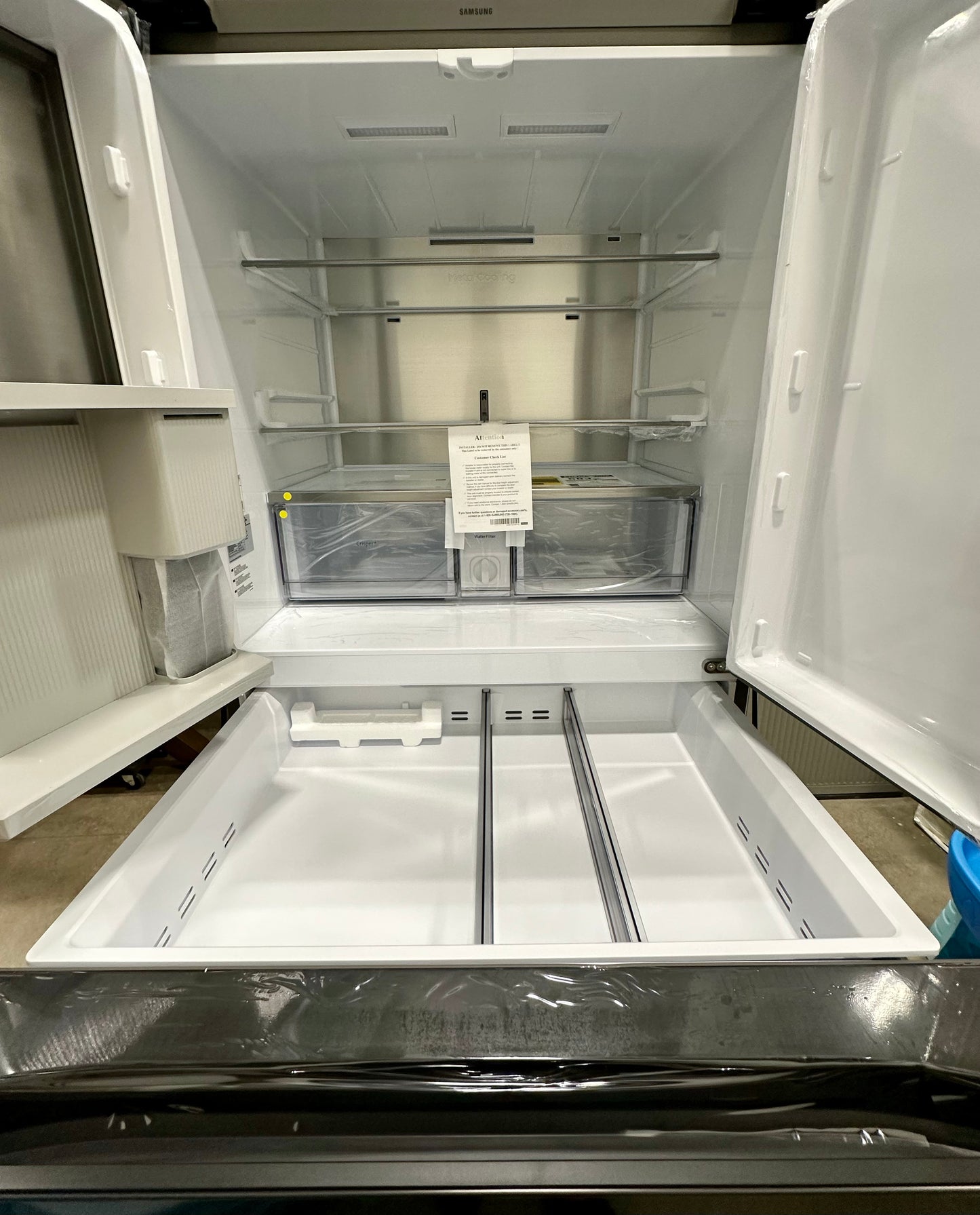 Samsung 29 cu. ft. Bespoke 4-Door French Door Refrigerator with Family Hub