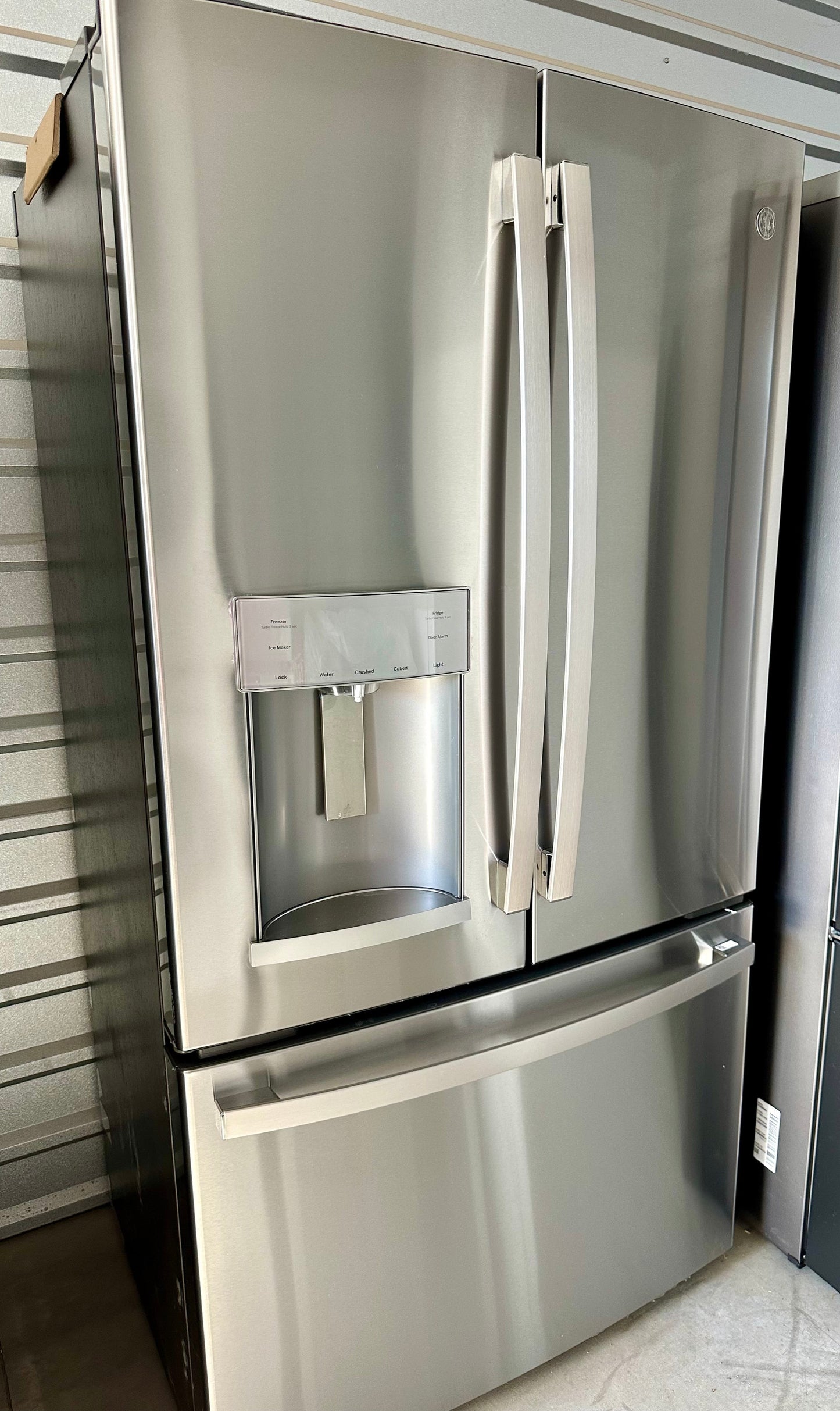 GE 22.1 cu. ft. Counter-Depth French Door Refrigerator with TwinChill Evaporators