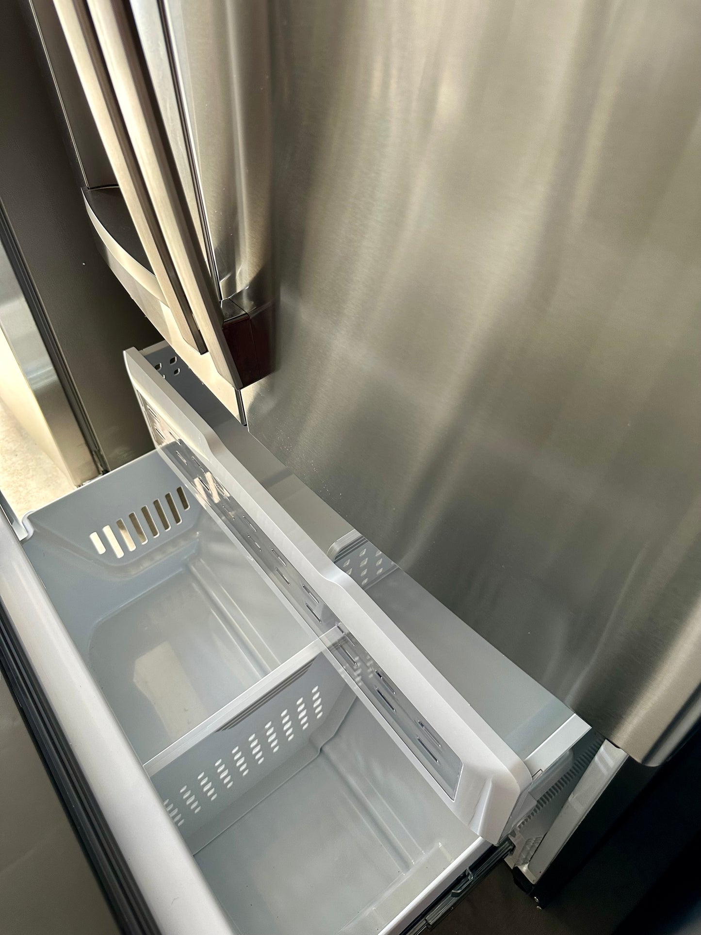 GE 22.1 cu. ft. Counter-Depth French Door Refrigerator with TwinChill Evaporators