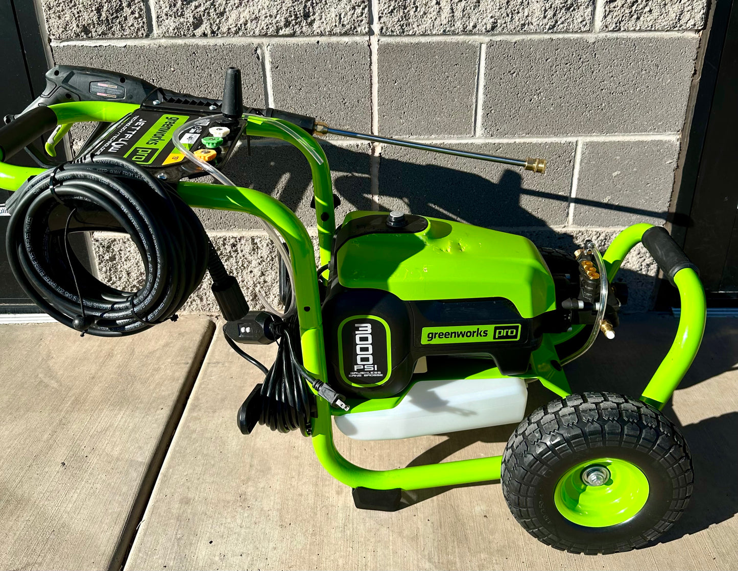 Greenworks 3000 PSI Electric Pressure Washer Combo Kit