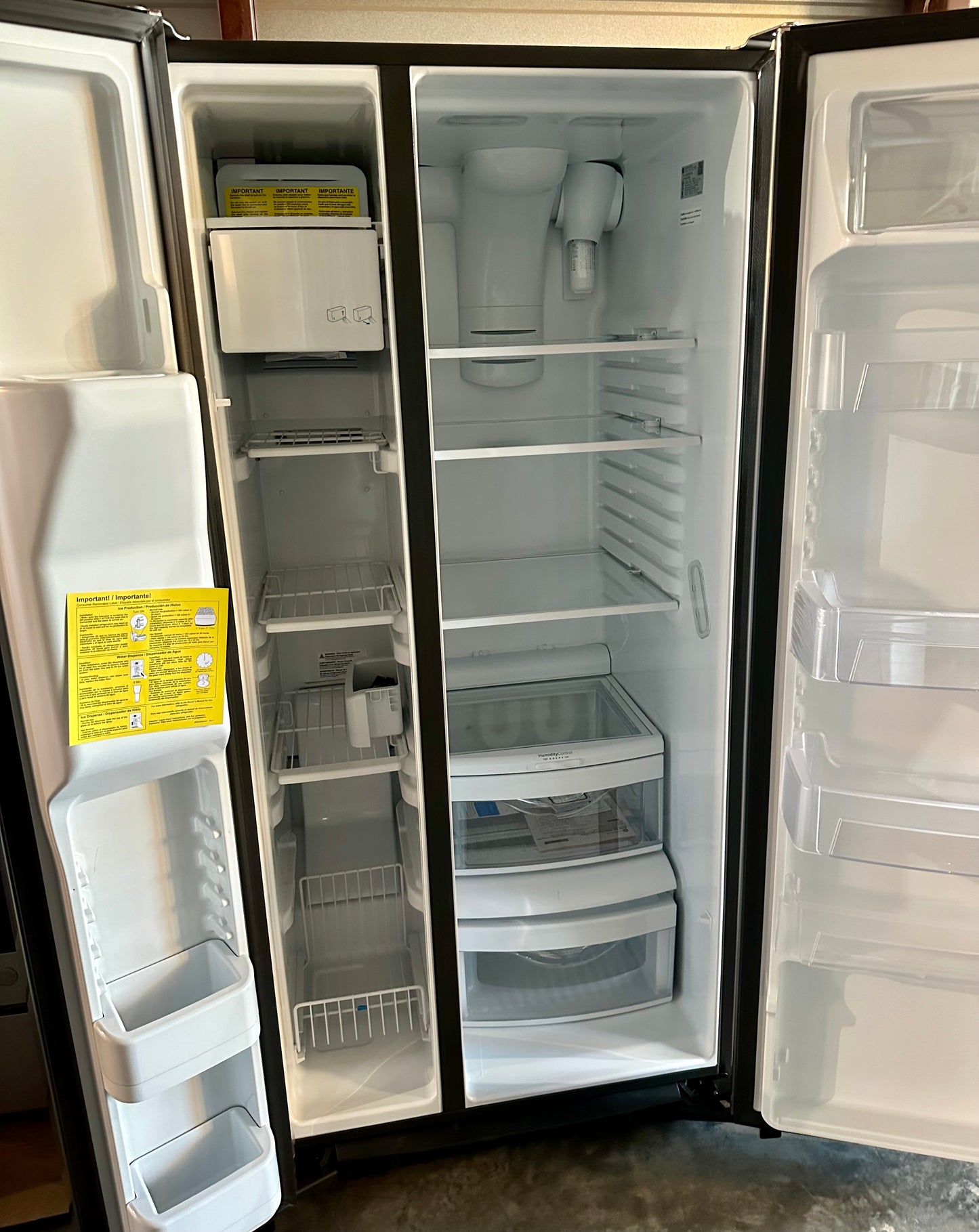 GE 23.0 cu. ft. Side-By-Side Refrigerator