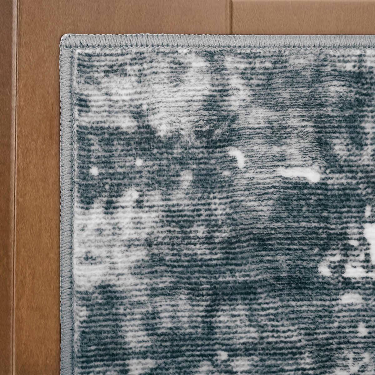 Wyatt & Ash Washable 5’3” x 7’5” Area Rug