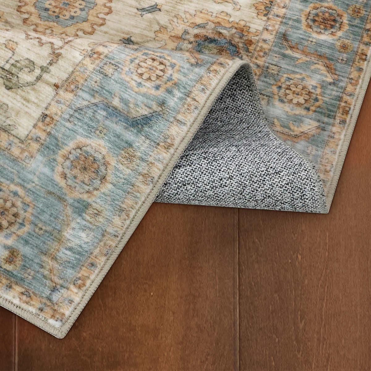 Wyatt & Ash Washable 5’3” x 7’5” Area Rug