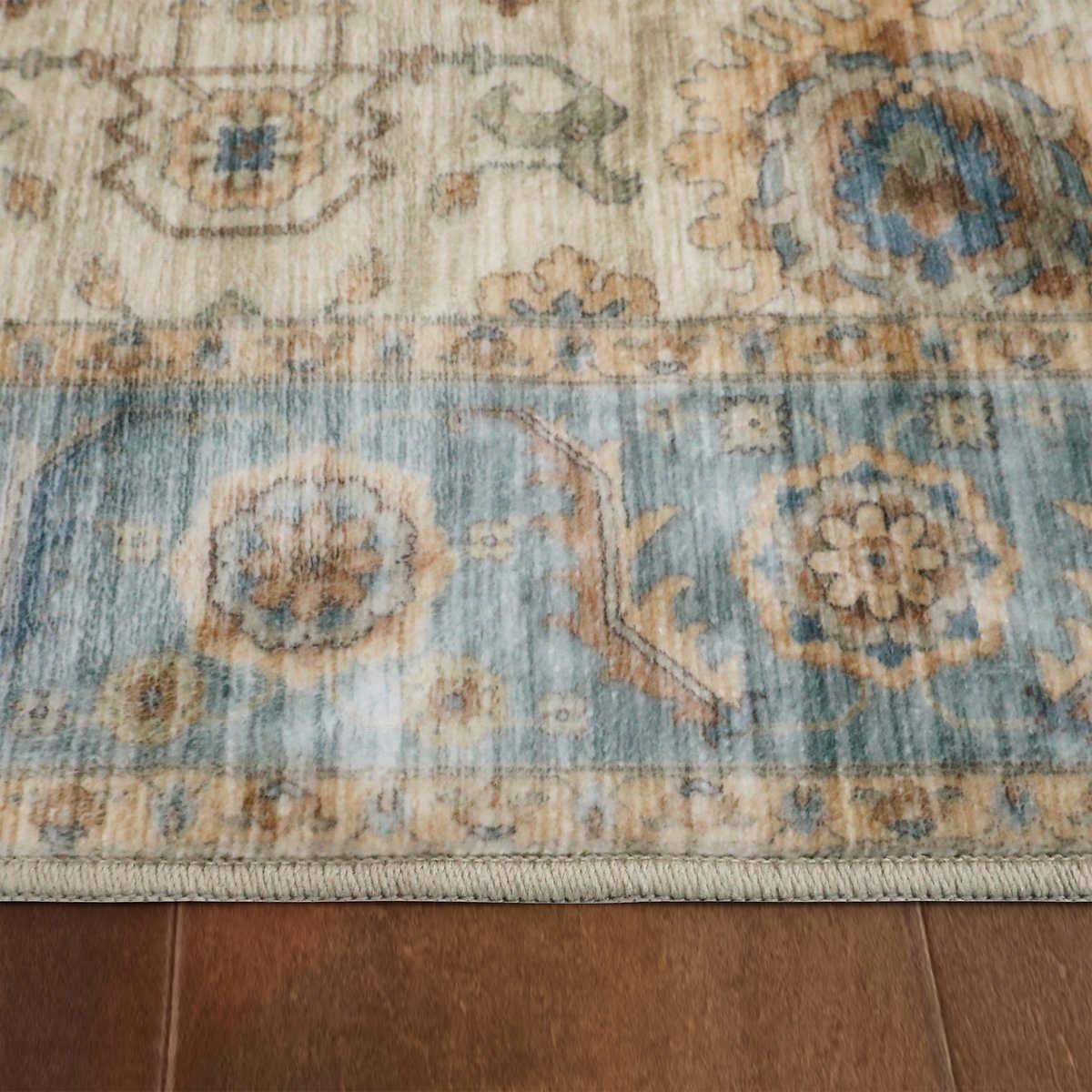 Wyatt & Ash Washable 5’3” x 7’5” Area Rug