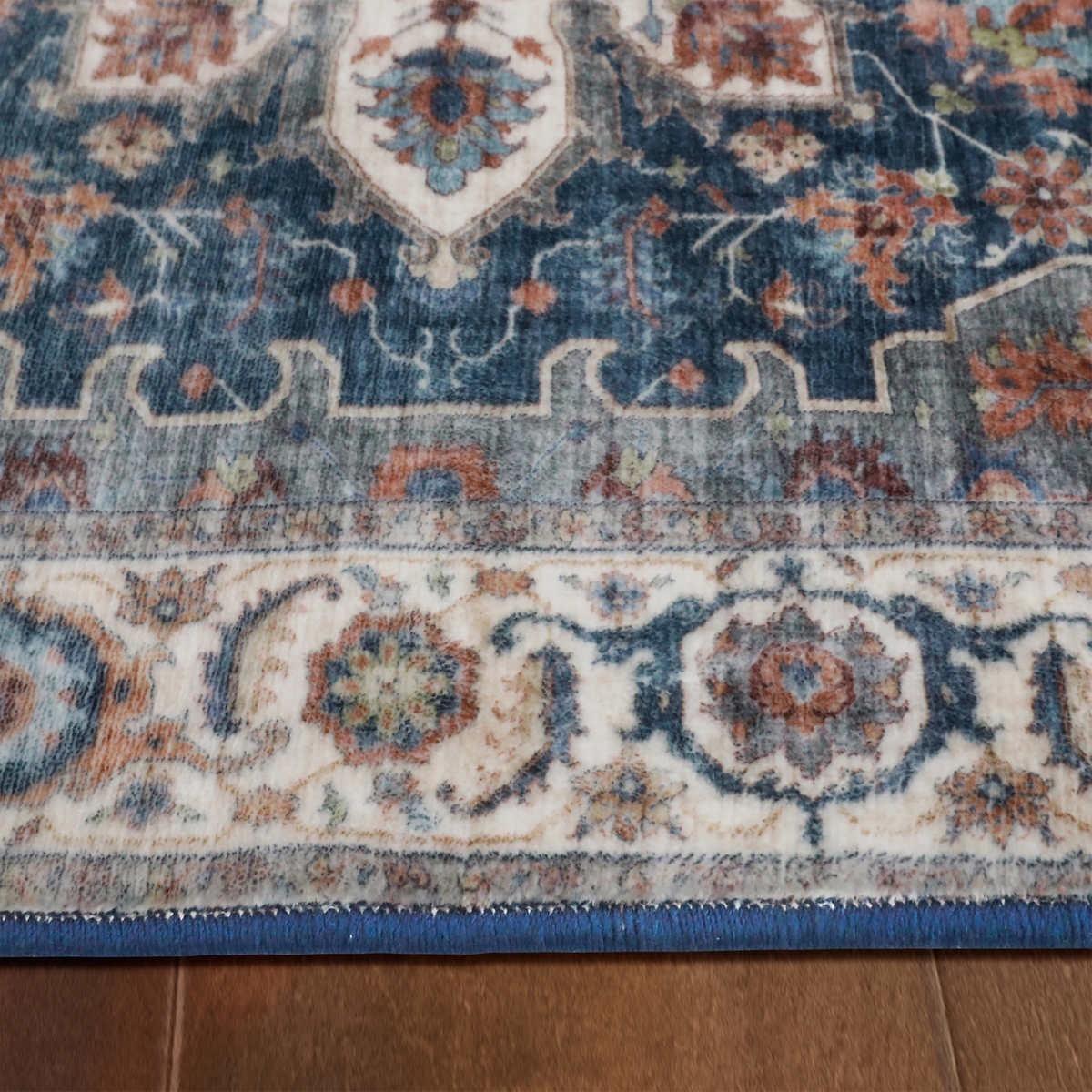 Wyatt & Ash Washable 5’3” x 7’5” Area Rug