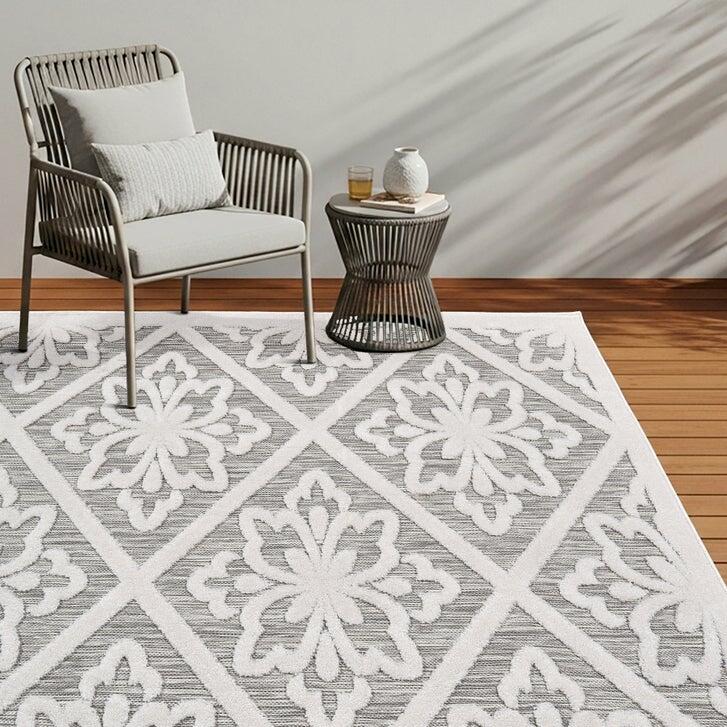 Laguna Indoor/Outdoor Area Rug, Bennet Gray Ivory, 7'10” x 10'