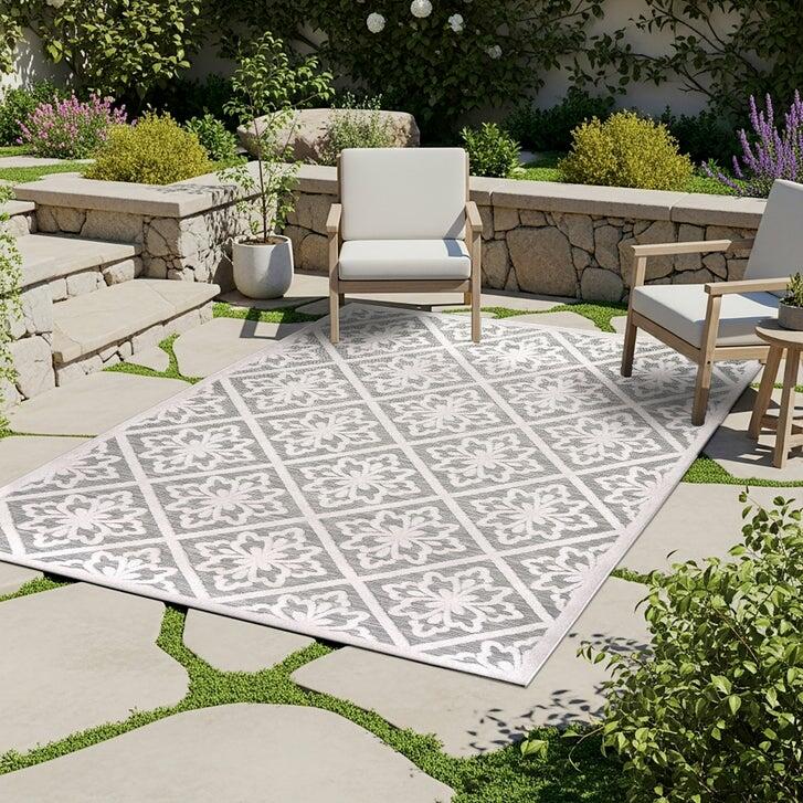 Laguna Indoor/Outdoor Area Rug, Bennet Gray Ivory, 5'3" x 7'