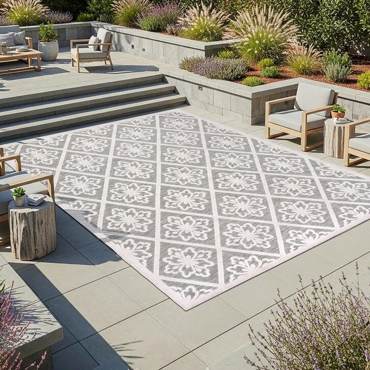 Laguna Indoor/Outdoor Area Rug, Bennet Gray Ivory, 7'10” x 10'